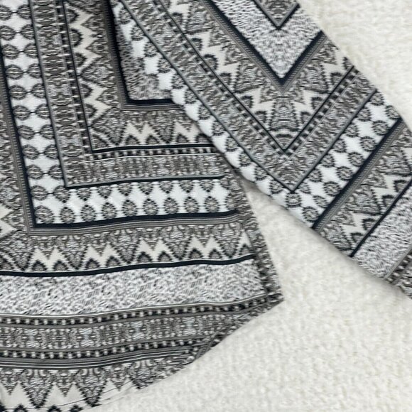 Chico's White Geometric Print Button-Up Shirt Womens Long Sleeve Size Medium - Picture 5 of 16